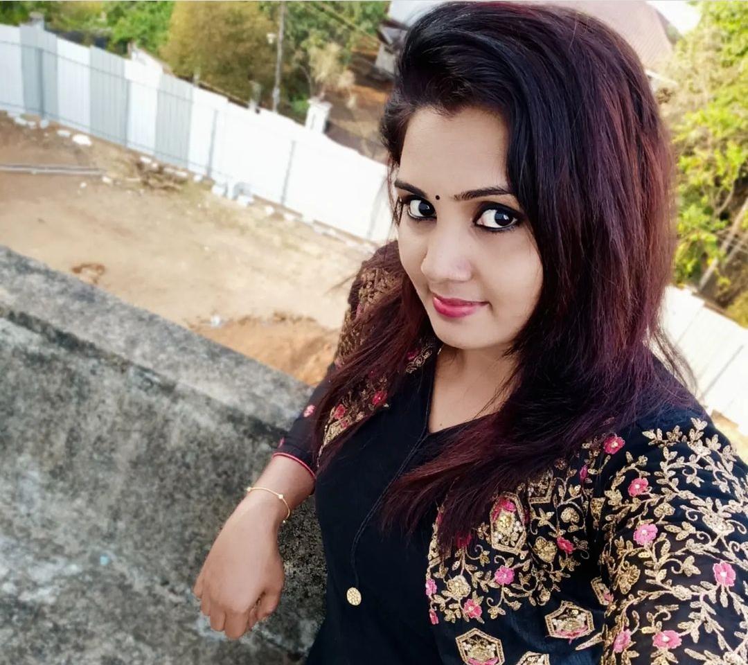 SUJI'S BEAUTY PARLOUR MELE PATTAMBI